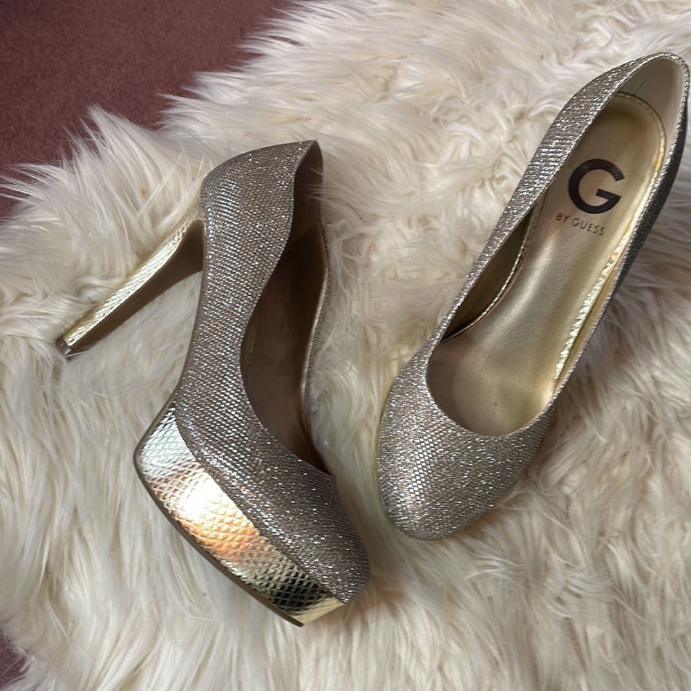 Guess gold sparkle platform pumps